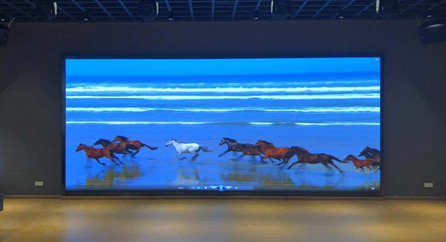 上海某校園超大P2.5LED顯示屏現(xiàn)場效果圖 上海某校園超大P2.5LED顯示屏現(xiàn)場效果圖